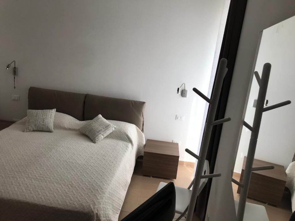 5 Miles Apt Appartement Rocca Cinquemiglia Buitenkant foto