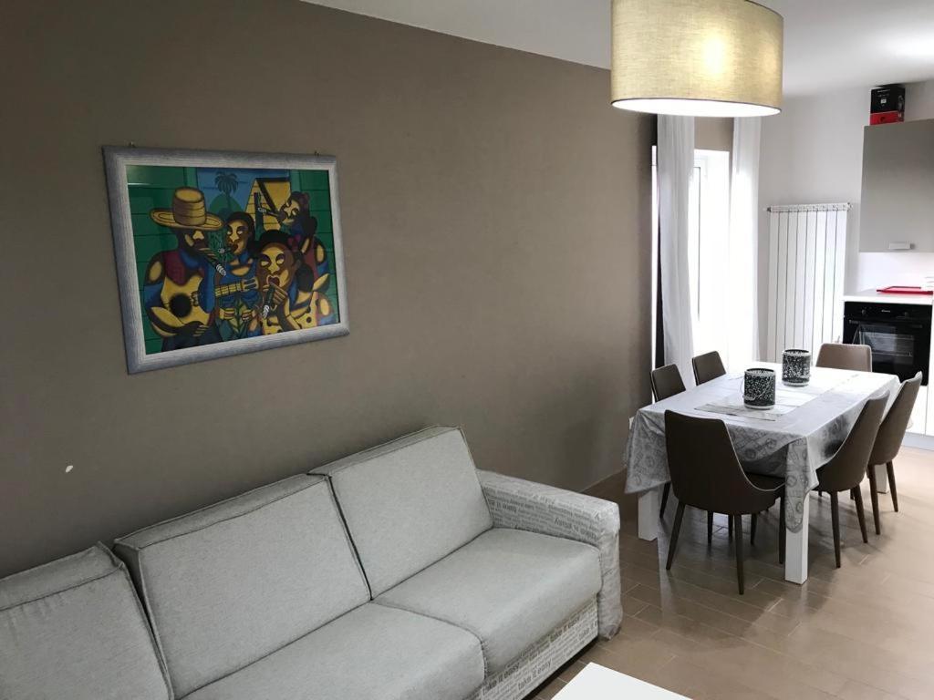 5 Miles Apt Appartement Rocca Cinquemiglia Buitenkant foto